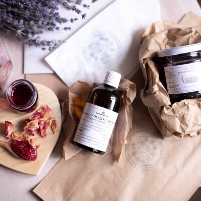 Lawendowy zestaw prezentowy, 2 produkty (syrop lawendowy 180 ml i olejek 100 ml)